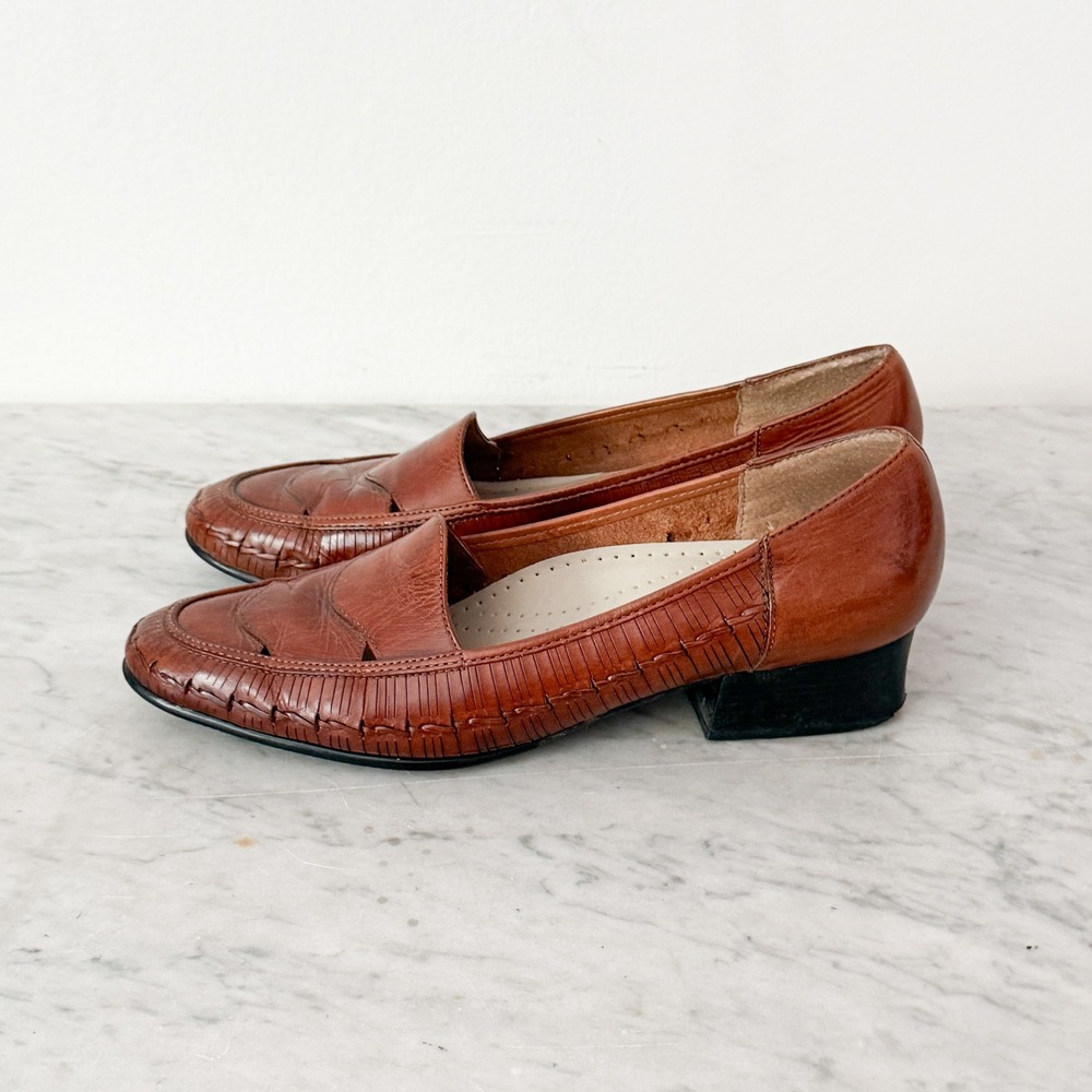 Trotters Loafers Vintage Leather Whipstitch Block Heel 8.5N Cognac Brown Slip On